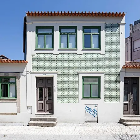 D. Joao IV Apartments By Lovelystay Porto Exterior photo