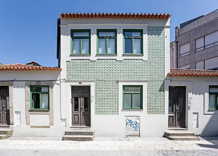 D. Joao IV Apartments By Lovelystay